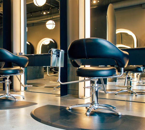 best-hair-salon-near-dl-lowry-west-86th-street-and-deweese-hair-design-in-indianapolis-g-michael-salon